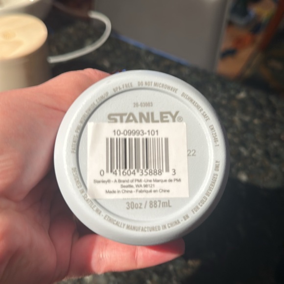 Stanley Classic Series The Iceflow Flip Straw Tumbler 30oz. Light Blue and Cream - Picture 3 of 7